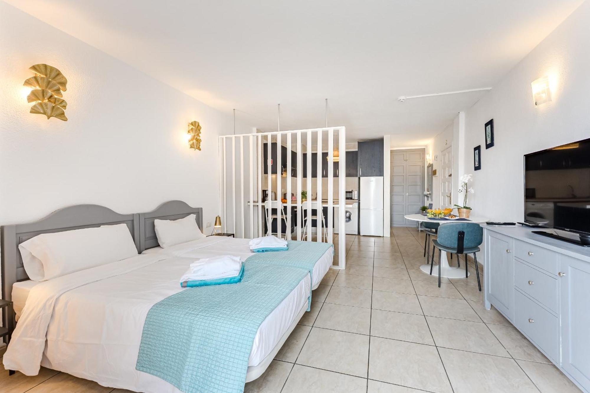 Blue Cristianos By Welcome Tenerife Los Cristianos  Ngoại thất bức ảnh