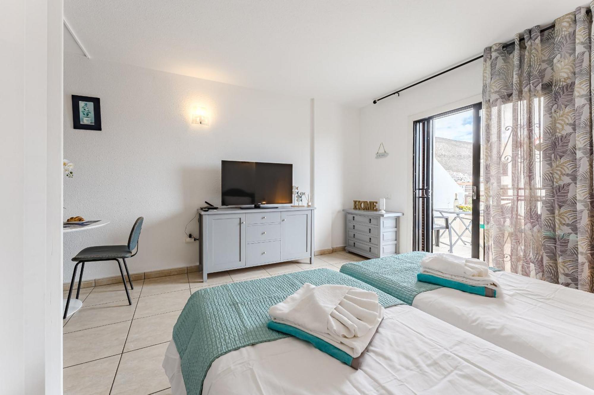 Blue Cristianos By Welcome Tenerife Los Cristianos  Ngoại thất bức ảnh